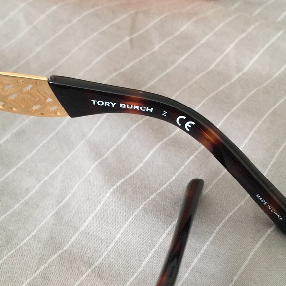 Authentic Tory Burch Sunglasses! - Picture 3 of 8